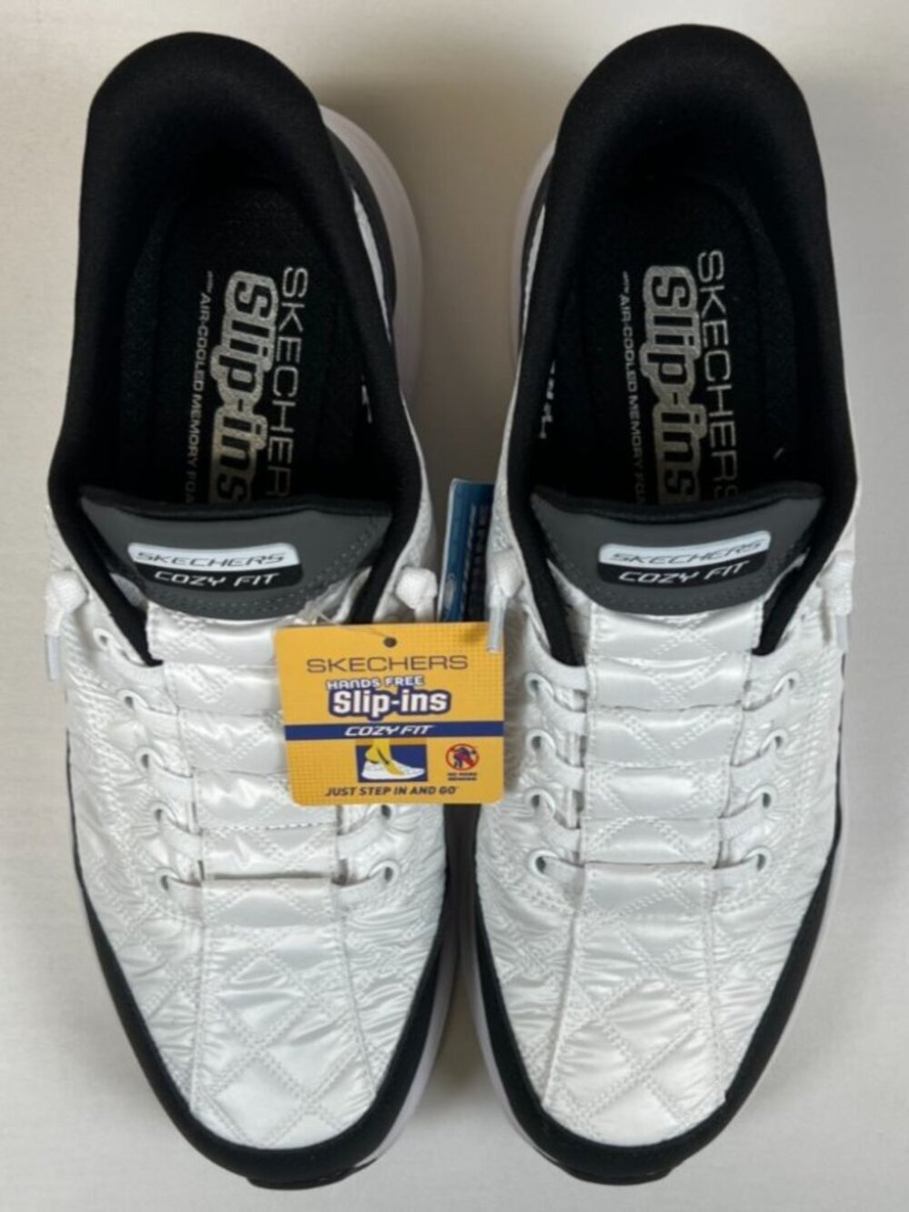 Skechers Women 9.5 White Black Hands Free Slip-Ins Cozy Fit Sneakers 150404